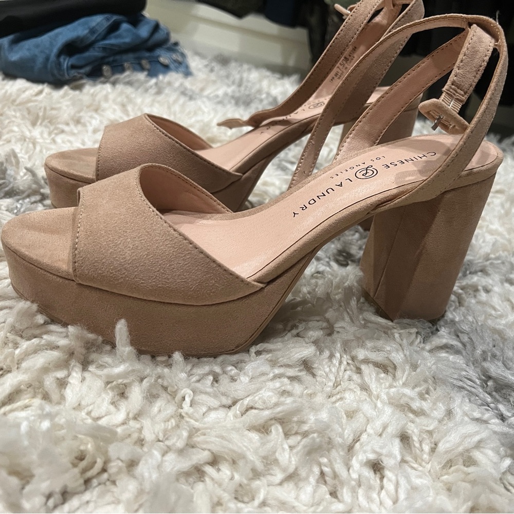 Chinese Laundry Nude Suede Platform Heel Size 7.5